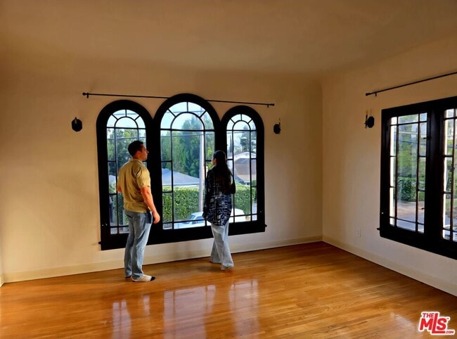 property at 1901 N Commonwealth Ave