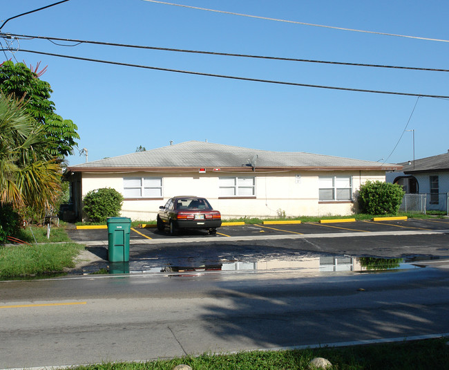 1751 NW 55th Ave in Fort Lauderdale, FL - Building Photo - Building Photo