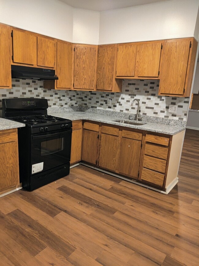 906 N 42nd St in Philadelphia, PA - Building Photo - Building Photo