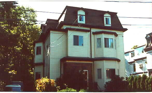 16 Chester St in Somerville, MA - Building Photo