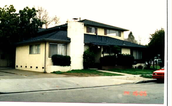 827 Di Fiore Dr in San Jose, CA - Building Photo - Building Photo