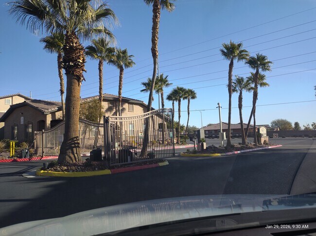 8985 S Durango Dr, Unit 2038 in Las Vegas, NV - Foto de edificio - Building Photo