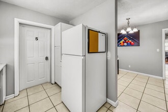 7042 Rollo Rd in Jacksonville, FL - Building Photo - Building Photo