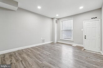 450 Furrow St in Baltimore, MD - Building Photo - Building Photo