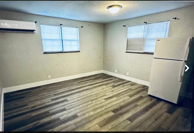 27 Chessen Ave, Unit 3 in Wood River, IL - Building Photo - Building Photo