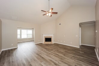 4689 Knight's Bridge Ct in Douglasville, GA - Foto de edificio - Building Photo