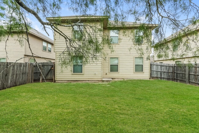 8938 Ashley Wilkes in San Antonio, TX - Foto de edificio - Building Photo