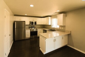 5719 Westport Ln in Pasco, WA - Building Photo - Building Photo