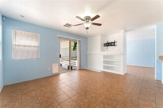 907 Royalmile Way in North Las Vegas, NV - Building Photo - Building Photo