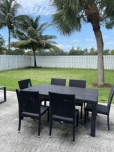 7891 Manor Forest Blvd in Boynton Beach, FL - Foto de edificio - Building Photo