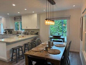4711 Hampton Rd in La Canada Flintridge, CA - Foto de edificio - Building Photo