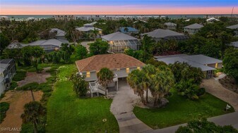 474 Lake Murex Cir in Sanibel, FL - Building Photo