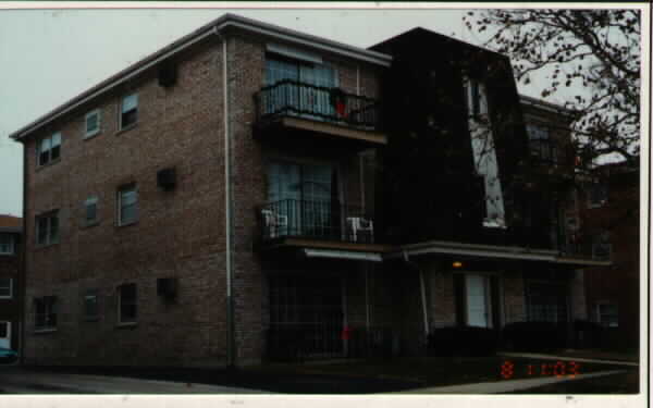 7016 Oconnell Dr in Chicago Ridge, IL - Foto de edificio