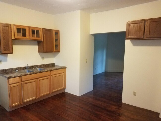 729 LeClaire St in Davenport, IA - Foto de edificio - Building Photo