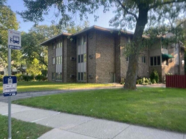 1400 Morton Ave, Unit 2A in Ann Arbor, MI - Building Photo - Building Photo