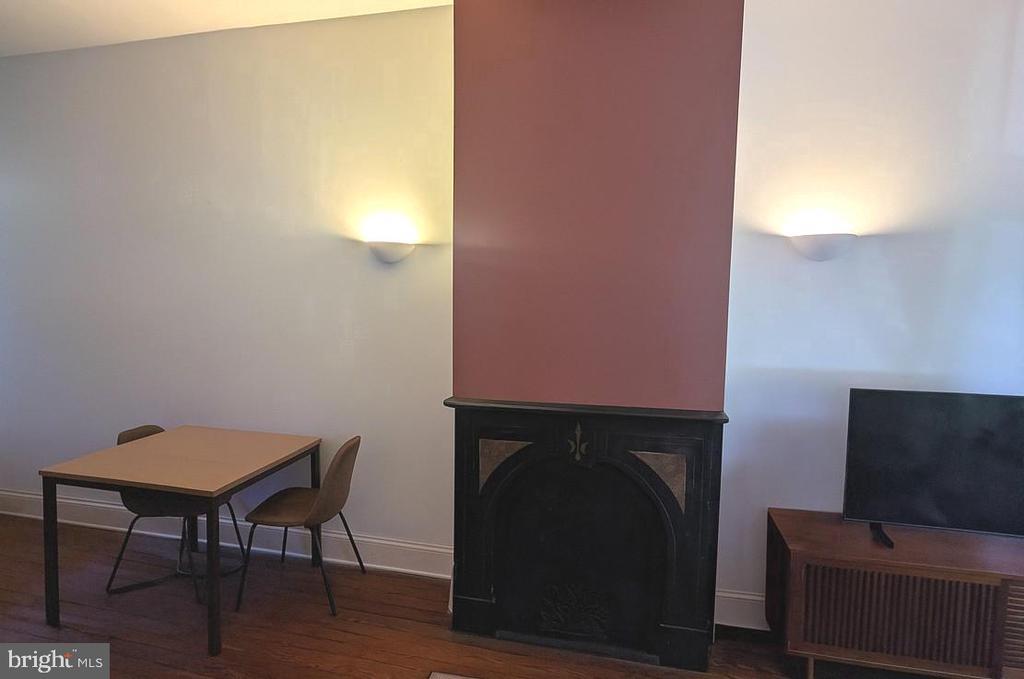 826 N Woodstock St in Philadelphia, PA - Building Photo