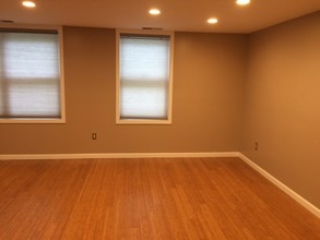 26 Holly Ln, Unit 2 in Brookline, MA - Building Photo - Building Photo