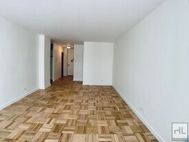 EAST 49 STREET in New York, NY - Building Photo