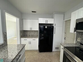 919 NE 11th St in Fort Lauderdale, FL - Building Photo - Building Photo