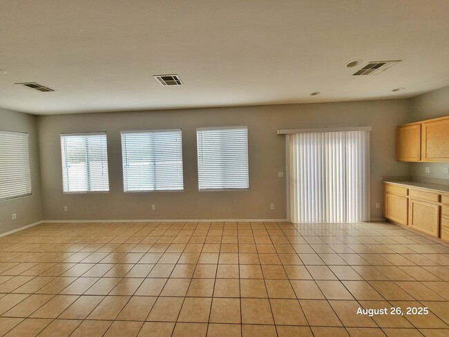 7962 Severn Valley St in Las Vegas, NV - Building Photo - Building Photo