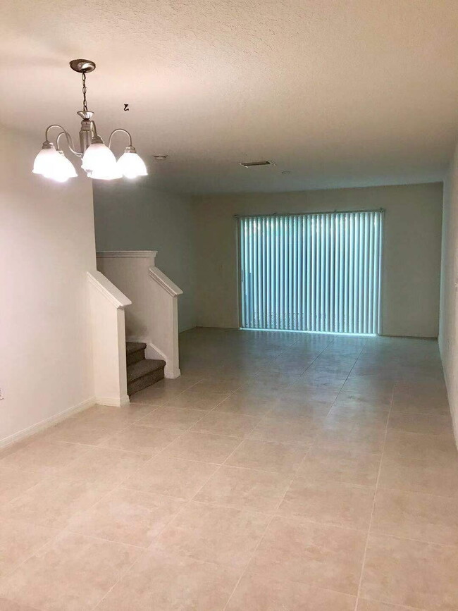 8723 Sheldon Creek Blvd in Tampa, FL - Building Photo - Building Photo