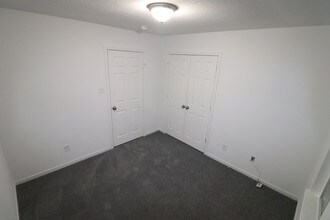 6950 Paris St in Houston, TX - Foto de edificio - Building Photo