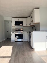 133 Woodbury St in Pawtucket, RI - Building Photo - Building Photo