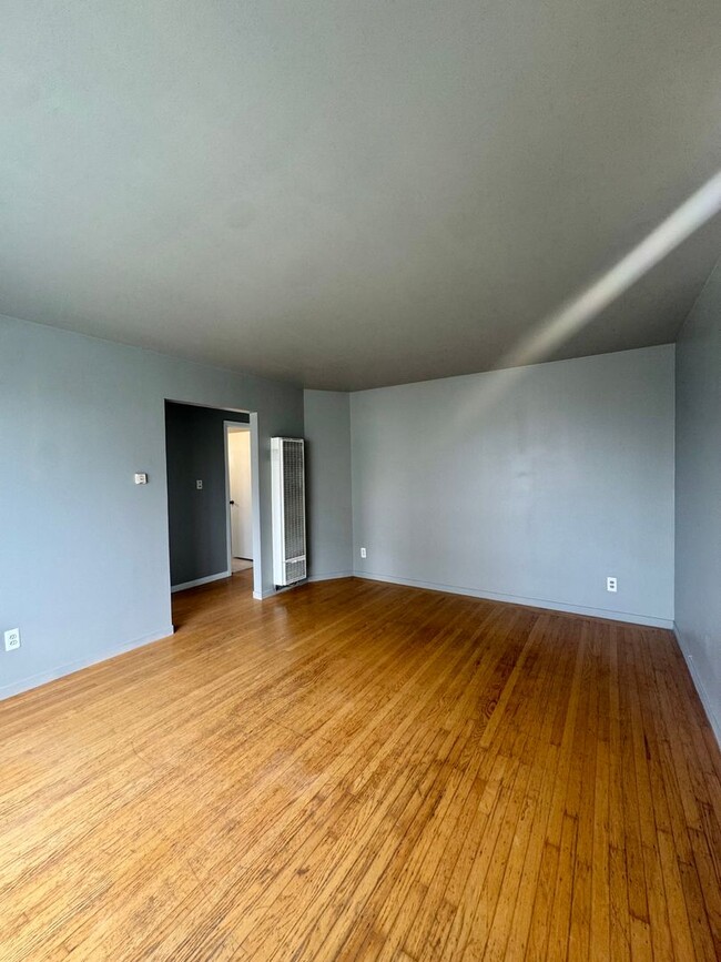 2250 Taraval St