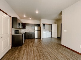 5703 W 33rd Pl in Joplin, MO - Building Photo