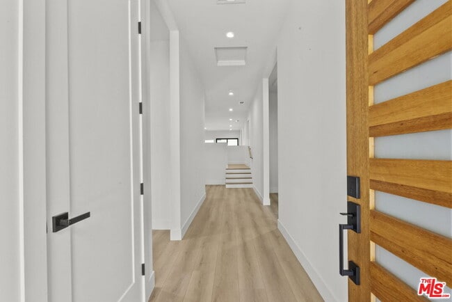 521 N Martel Ave in Los Angeles, CA - Building Photo - Building Photo