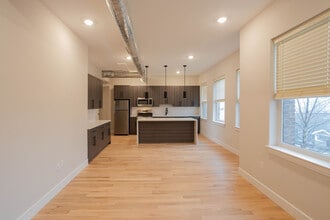 Caldwell Village in Caldwell, NJ - Foto de edificio - Interior Photo