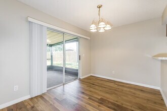 1687 Palm Leaf Dr in Brandon, FL - Building Photo - Building Photo