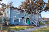 zLakewood Oaks in Jacksonville, FL - Building Photo - Building Photo