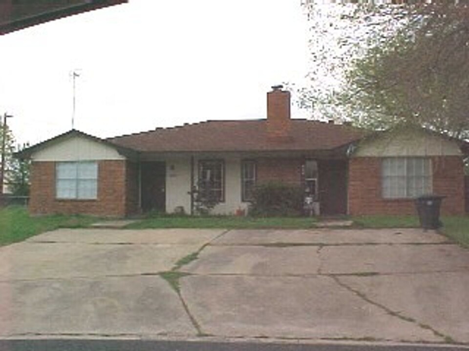 207-207 Yale Ct in College Station, TX - Building Photo