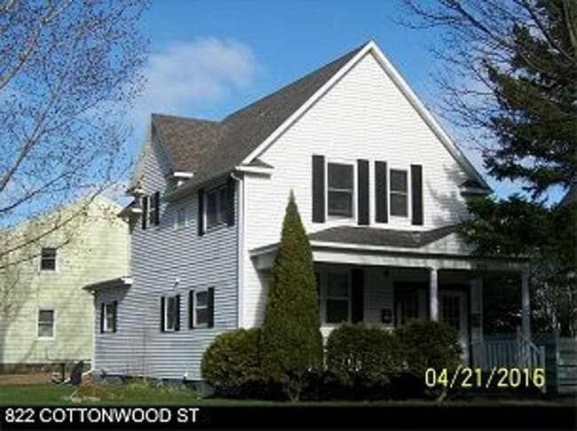 property at 402 1/2-822-822 Cottonwood St