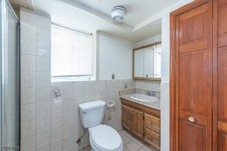 271 N 5th St in Saddle Brook, NJ - Building Photo - Building Photo