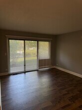 216 Deerpath Ct in Schaumburg, IL - Building Photo - Building Photo