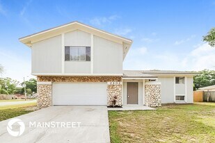 2902 Ripplewood Dr in Seffner, FL - Building Photo