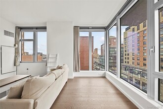 133-27 39th Ave in Queens, NY - Foto de edificio - Building Photo