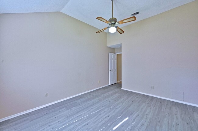 property at 9127 Kirkleigh Ln