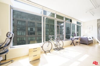 1100 S Hope St in Los Angeles, CA - Building Photo - Building Photo