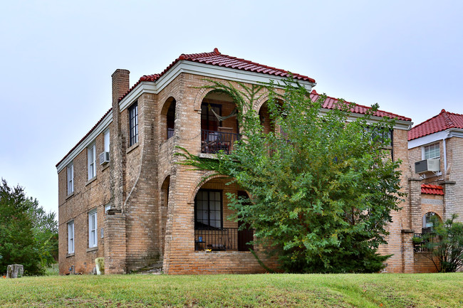 Villa Locarno in Oklahoma City, OK - Foto de edificio - Building Photo