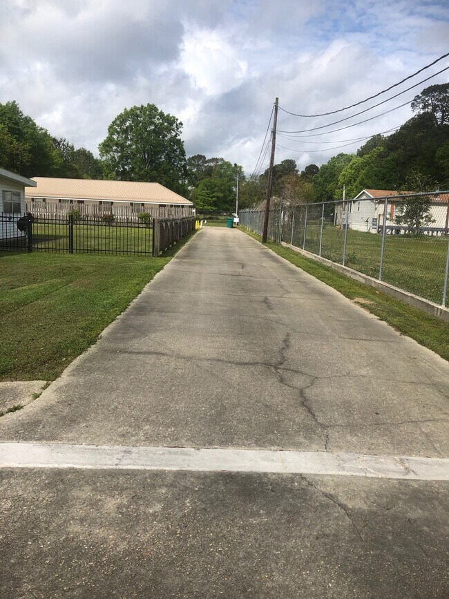 48091 Galafaro Rd Rentals in Tickfaw, LA