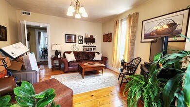 8 Fay St, Unit 2 in Westborough, MA - Building Photo - Building Photo