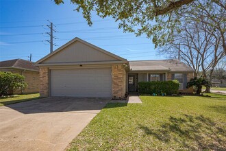 3002 Old Fort Rd in Sugar Land, TX - Building Photo - Building Photo