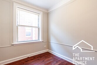 542 W Surf St in Chicago, IL - Building Photo - Building Photo