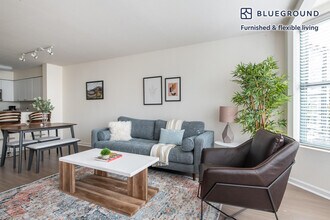 2 Townsend St in San Francisco, CA - Building Photo - Building Photo
