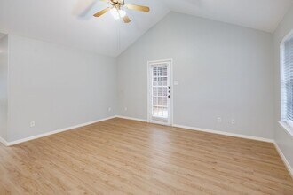 NOVEMBER Move in! 2/2 Duplex with fenced i in College Station, TX - Building Photo - Building Photo