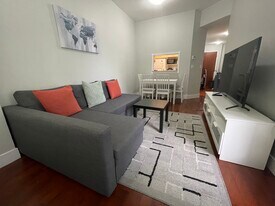 1010 Howe St in Vancouver, BC - Building Photo