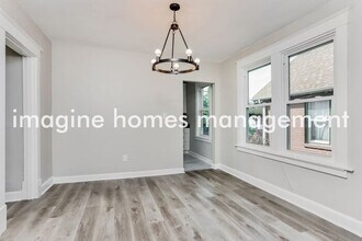419 S Clay Ave in Kirkwood, MO - Building Photo - Building Photo